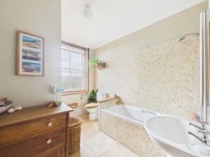 Family Bathroom- click for photo gallery